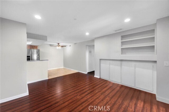 Building Photo - 111 S Lakeview Ave