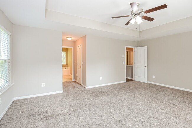 Building Photo - 15 Fieldcrest Dr