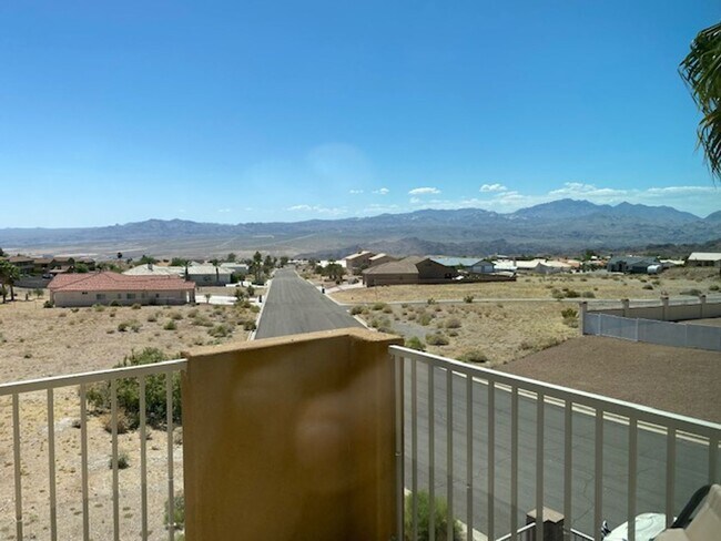 Building Photo - 3 BR + Bonus, Fully furnished, Includes Ut...