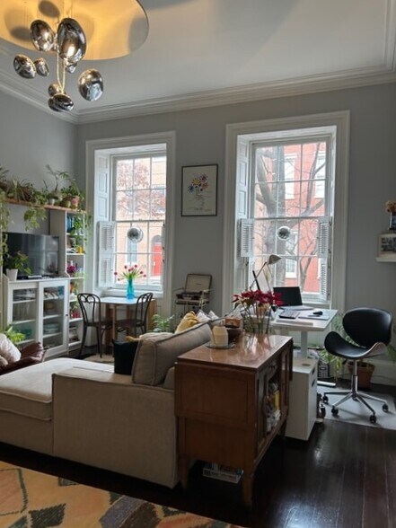 Primary Photo - 277 S 4th St