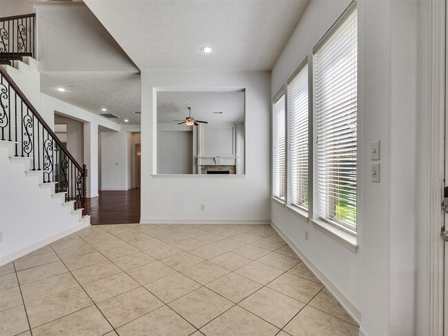 Building Photo - 28003 Iberville Glen Dr