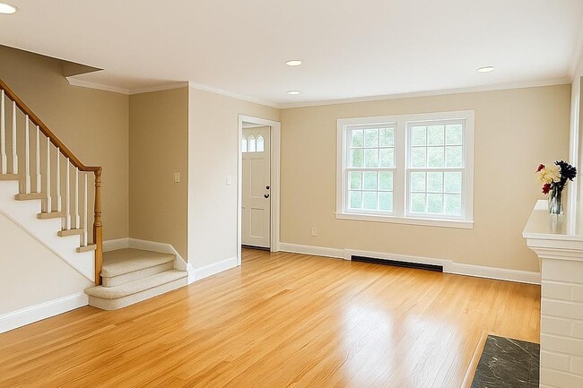 Building Photo - 45 Darina Ct