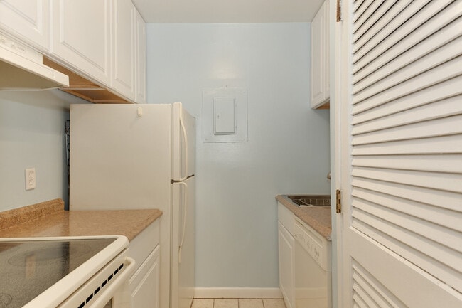 Building Photo - 2012 O St NW