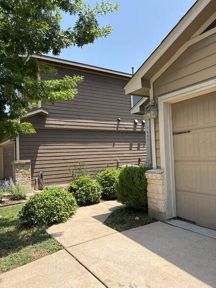 Building Photo - 9405 Sweetgum Dr