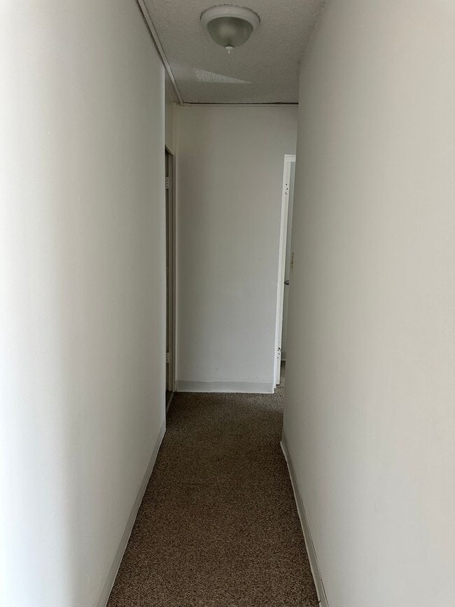 Building Photo - Discover Your Ideal Home in the Heart of T...