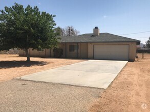 Building Photo - COMING SOON! 3 BEDROOM IN APPLE VALLEY