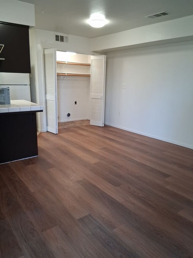 Building Photo - Great Condo for Rent!