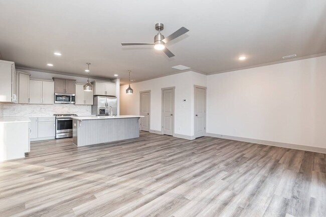 Building Photo - New Construction Modern Home!