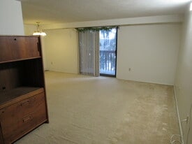 Building Photo - 27614 Evergreen Run