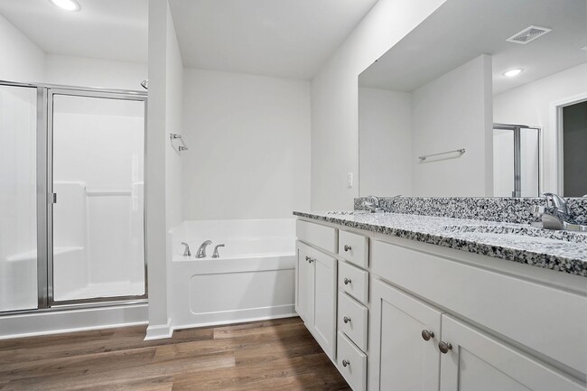 Building Photo - Charming 3-Bedroom Ranch with 2 Full Baths & Expansive Backyard Located in a Peaceful Cul-de-Sac