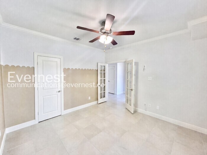 Building Photo - 10233 Marathon Ct