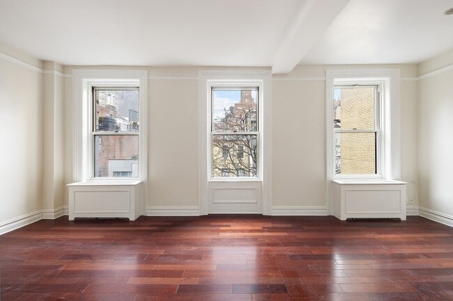 Building Photo - 127 E 69th St