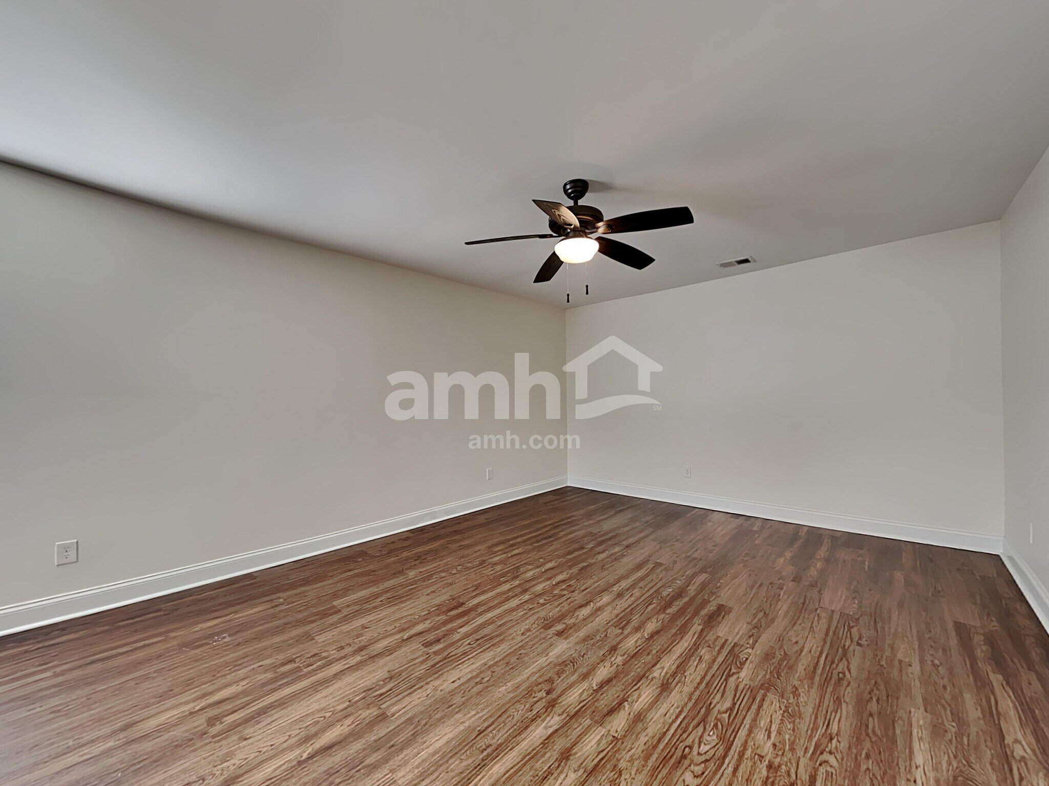 Building Photo - 104 Stagecoach Ln