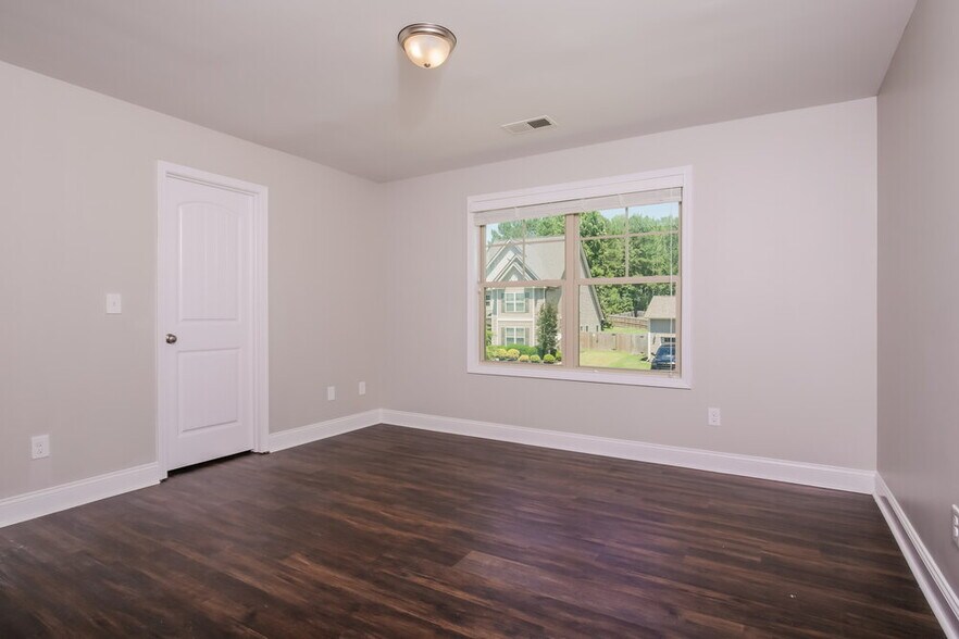 Building Photo - 410 Sugarpine Trail