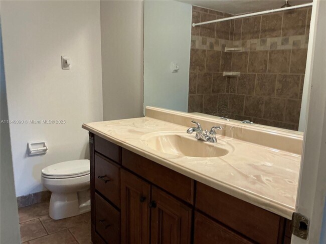 Building Photo - 407 Gardens Dr