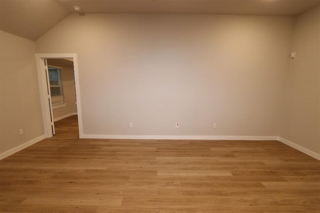 Building Photo - 1558 San Sebastien Dr