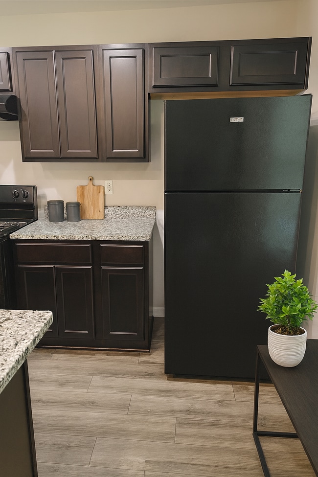 Building Photo - 11138 Pine St