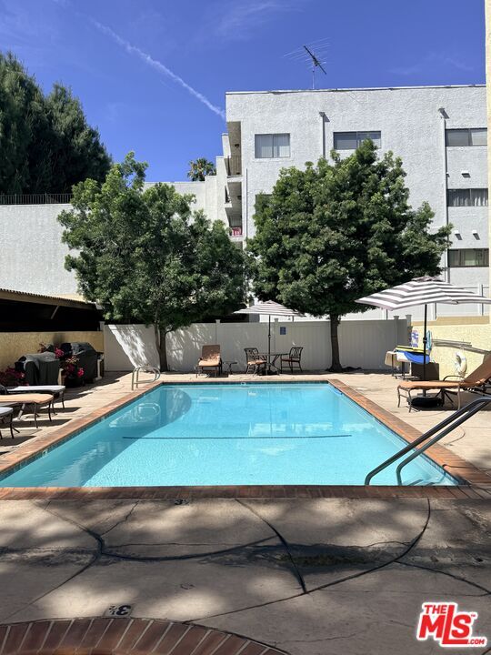 Building Photo - 5257 Radford Ave