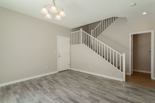 Building Photo - 8611 Splendid Leaf Ct