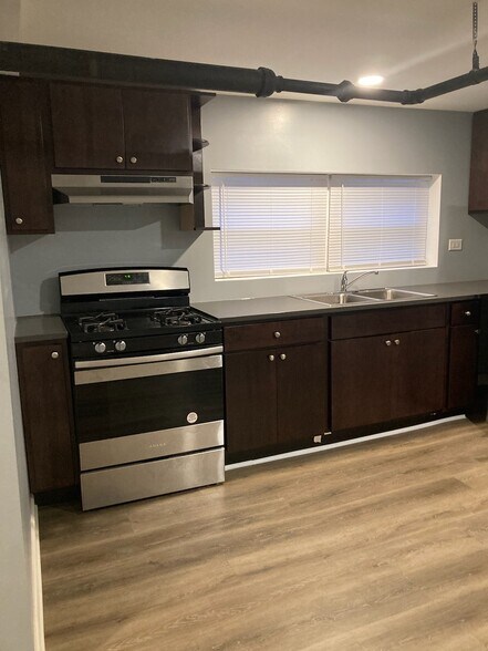 Primary Photo - 2743 W 62nd St