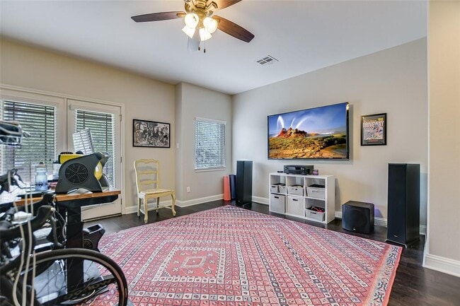 Building Photo - 2516 Amur Dr