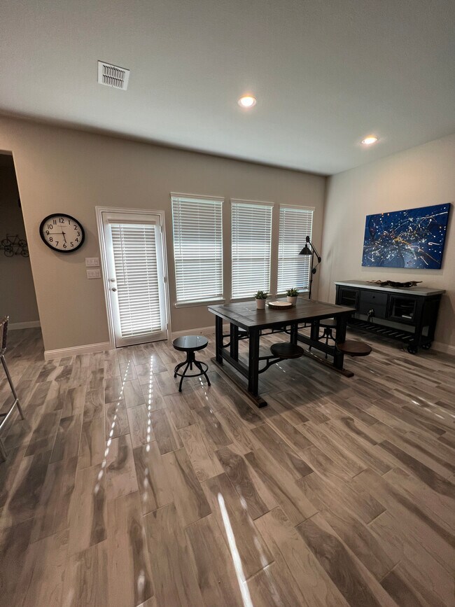 Dining area - 1610 Charismatic Ct
