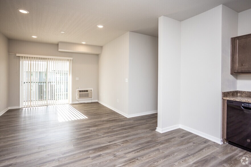 Parkside Apartments 2335 Paine St NE Bondurant IA 50035 Apartment