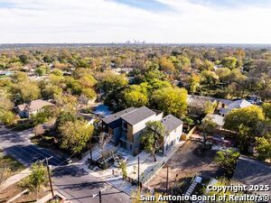 Building Photo - 1210 Gardina St
