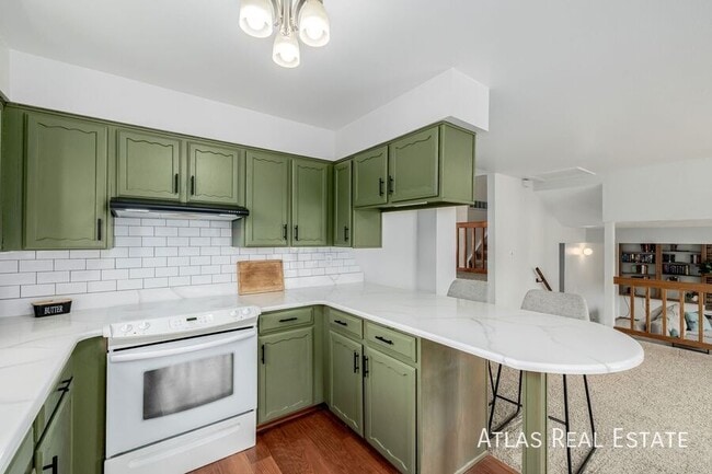 Building Photo - 4620 W 108th Pl