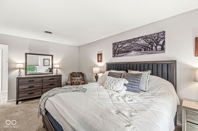 Building Photo - 6542 Kingman Dr