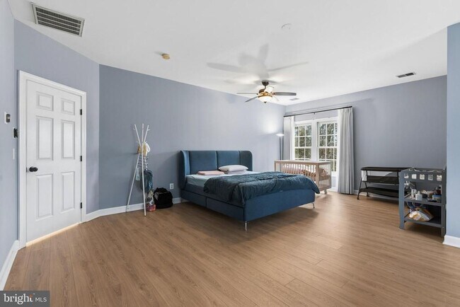 Building Photo - 4924 Berkshire Woods Dr