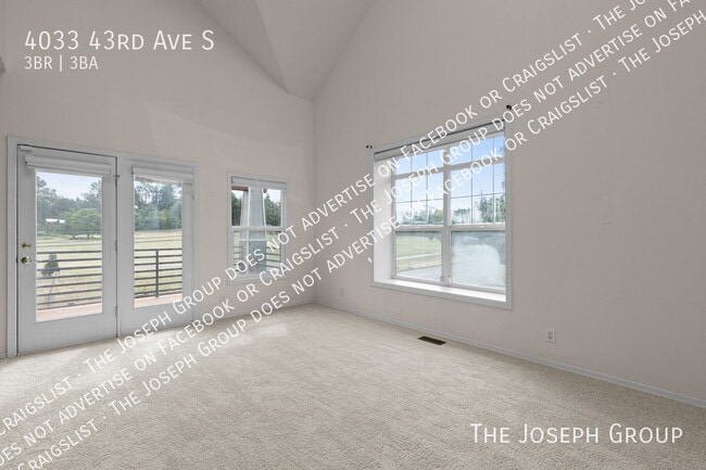 Building Photo - 4033 43rd Ave S