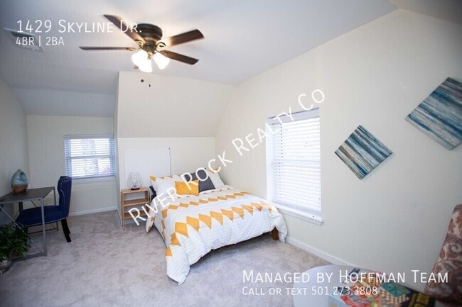 Building Photo - 1429 Skyline Dr