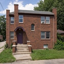 Building Photo - 914 18th Ave