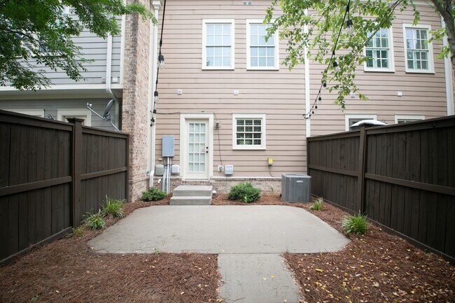 Building Photo - 1018 Rural Plains Cir