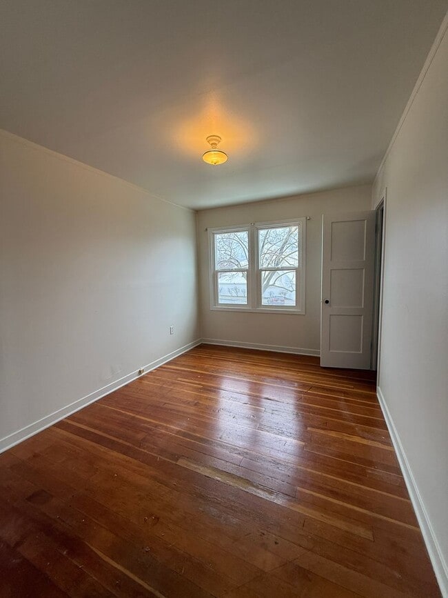 Building Photo - 1115-1117 Long Ave