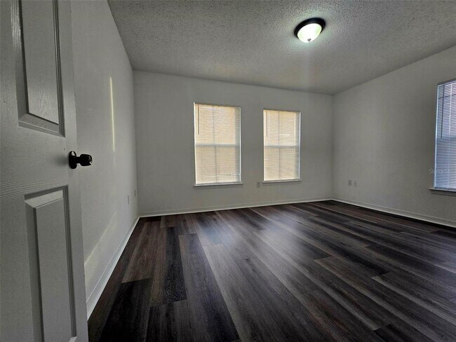 Building Photo - 18001 Richmond Pl Dr