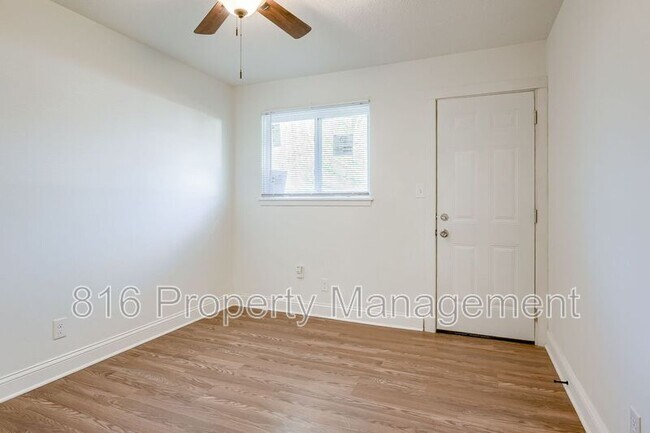 Building Photo - 6106 E 153 Terrace