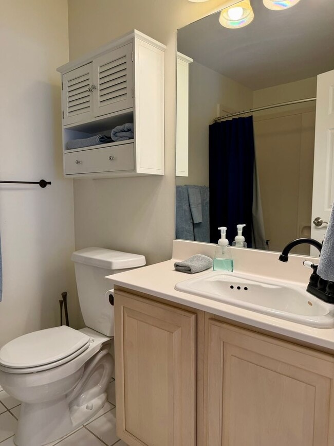 Building Photo - Townhouse within Walking Distance of Downtown Sugarhouse