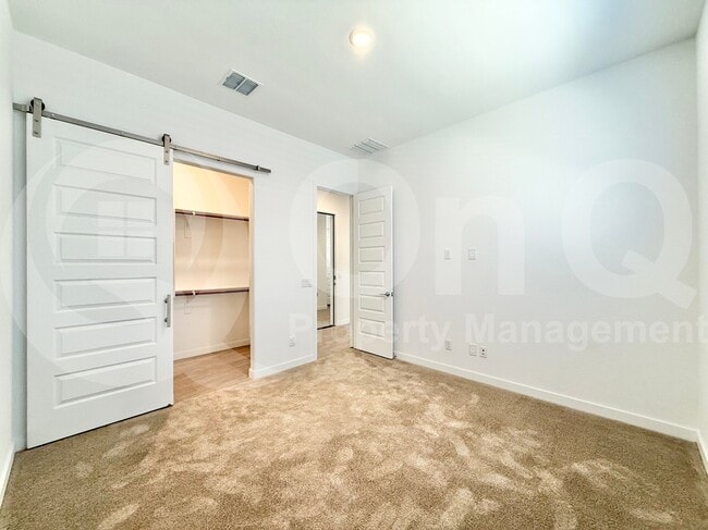 Building Photo - 2228 E Isaiah Ave