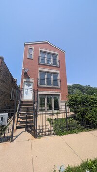 Building Photo - 2902 W Fillmore St