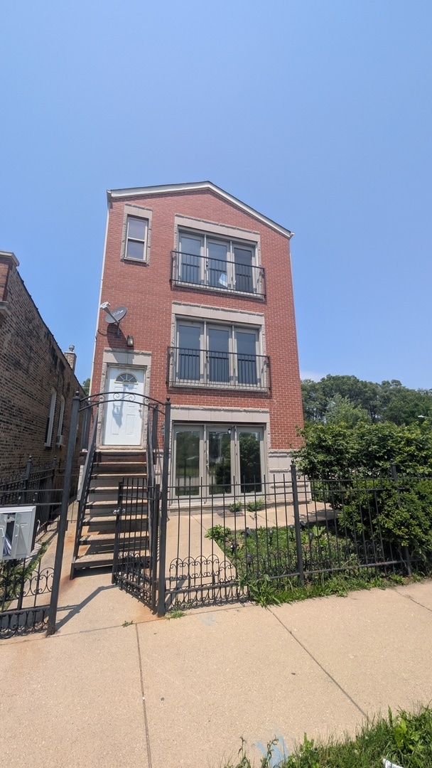 Primary Photo - 2902 W Fillmore St