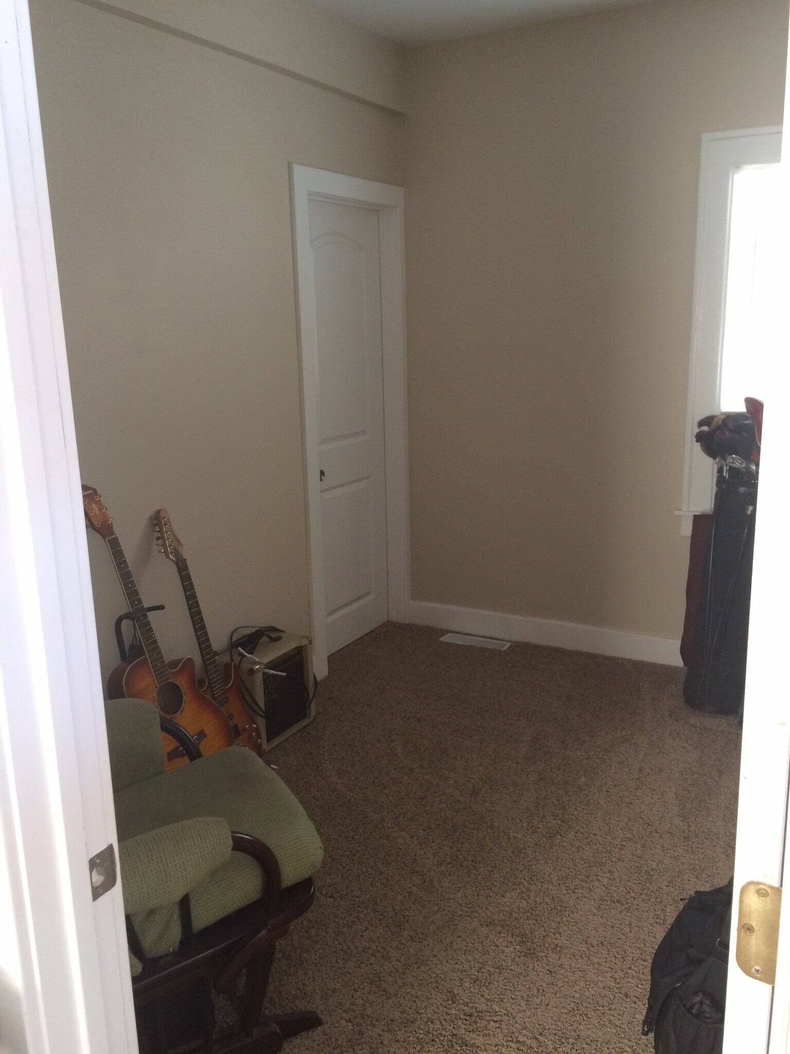 Building Photo - 821 Diamond Ave NE