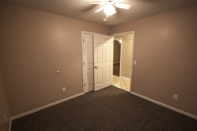 Building Photo - 101-103 South Plum