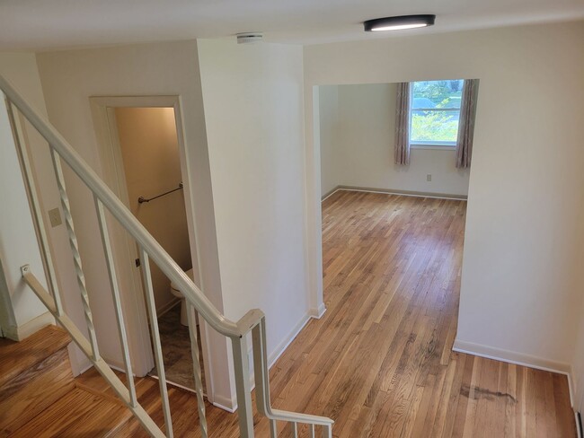 Building Photo - 4 Bedroom Colonial in Timonium