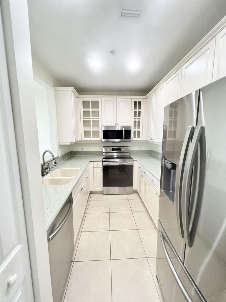 Building Photo - 1284 Piazza Antinori