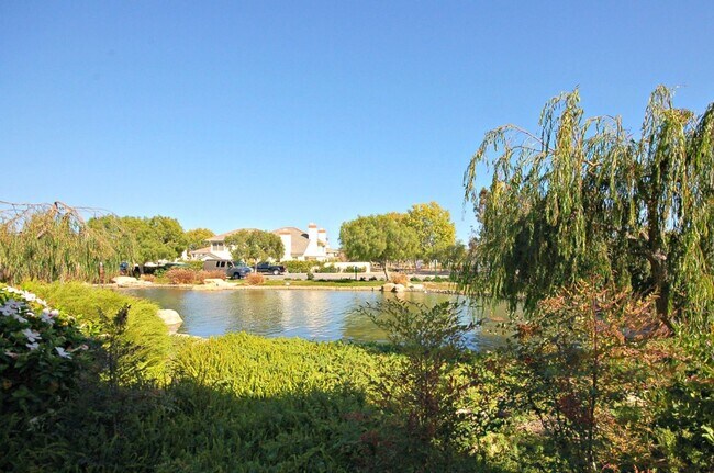 Building Photo - Amazing Location Home in Carlsbad with Lag...