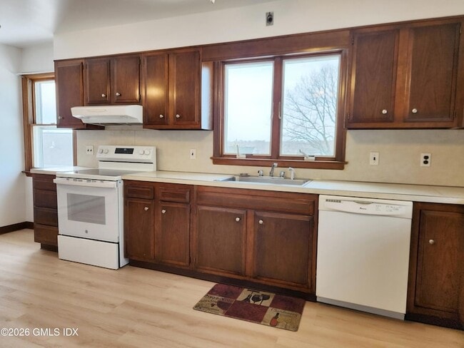 Building Photo - 16 Harold Ave