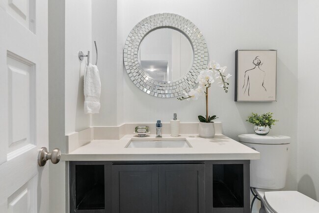 Building Photo - 5602 San Felipe St