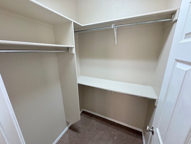 Building Photo - Northeast El Paso 3 Bed/2 Bath Refrig A/C